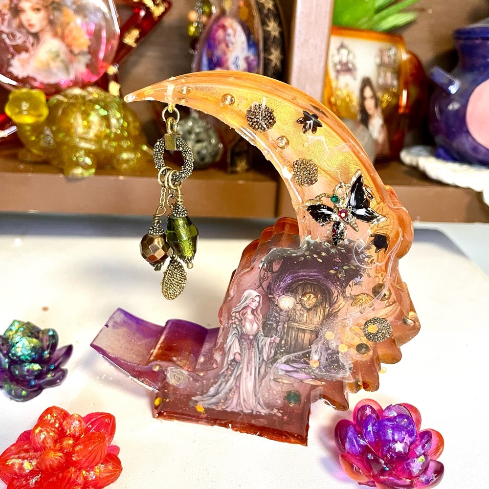 “Lunar Enchantment of the Sylvan Seer” Media Art Handmade - Picture 2 of 5